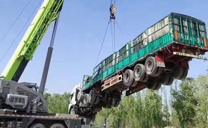 文水道路脱困救援案例